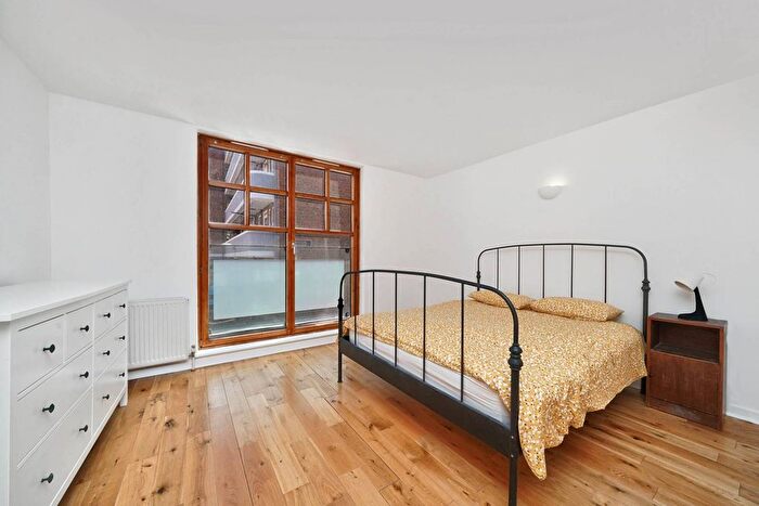 3 Bedroom Property To Rent In Fairclough Street, Aldgate, London, E1