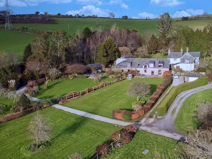 4 Bedroom Barn Conversion For Sale In Riverside Home * No Chain. * Weir Quay, PL20