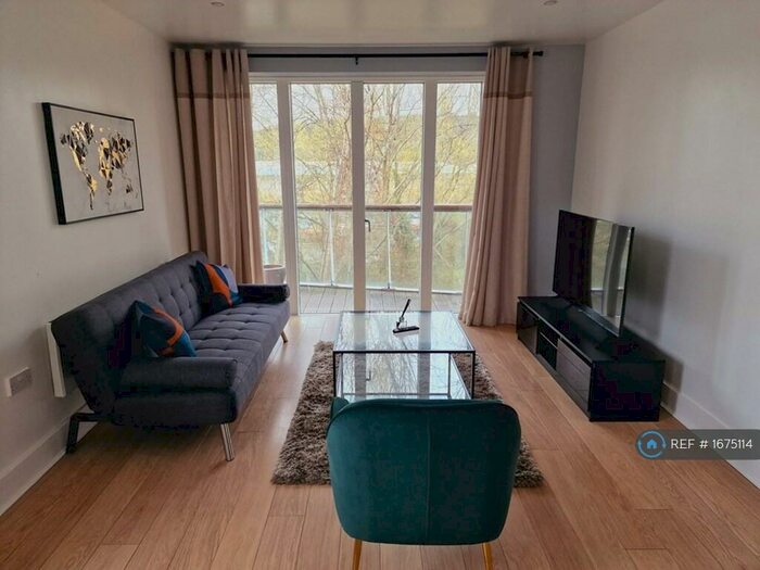 2 Bedroom Flat To Rent In Ream Court, Wycombe, High Wycombe, HP11