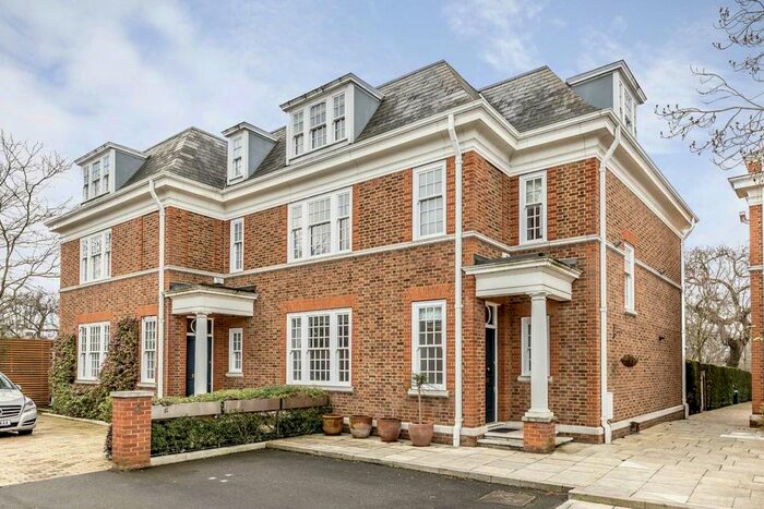 6 Bedroom Property To Rent In Redcliffe Gardens, London, W4