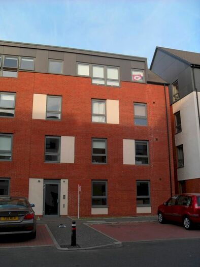 2 Bedroom Flat To Rent In Ferry Gait Crescent, EH4