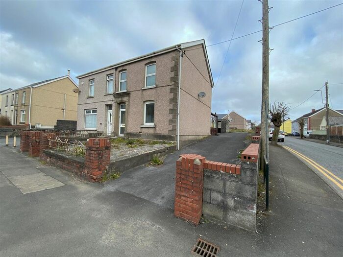 3 Bedroom Semi-Detached House To Rent In Ammanford Road, Llandybie, Ammanford, SA18