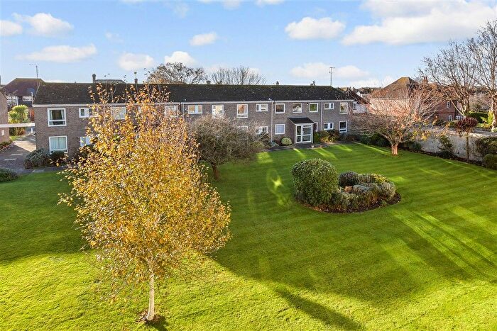 2 Bedroom Flat For Sale In Pevensey Garden, Worthing, West Sussex, BN11