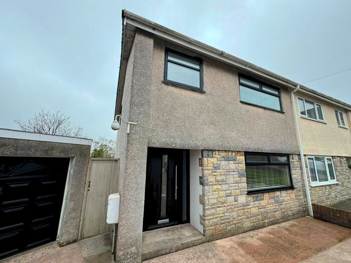 3 Bedroom Semi-Detached House To Rent In Glenview, Pen-Y-Fai, Bridgend, CF31