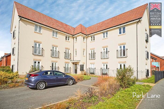2 Bedroom Flat For Sale In Newland Avenue, Bishop's Stortford, Hertfordshire, CM23