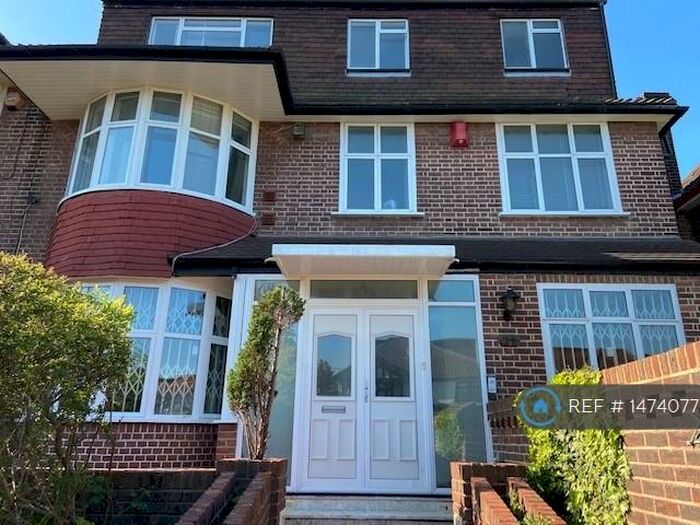 7 Bedroom Semi-Detached House To Rent In Bridge Lane, London, NW11