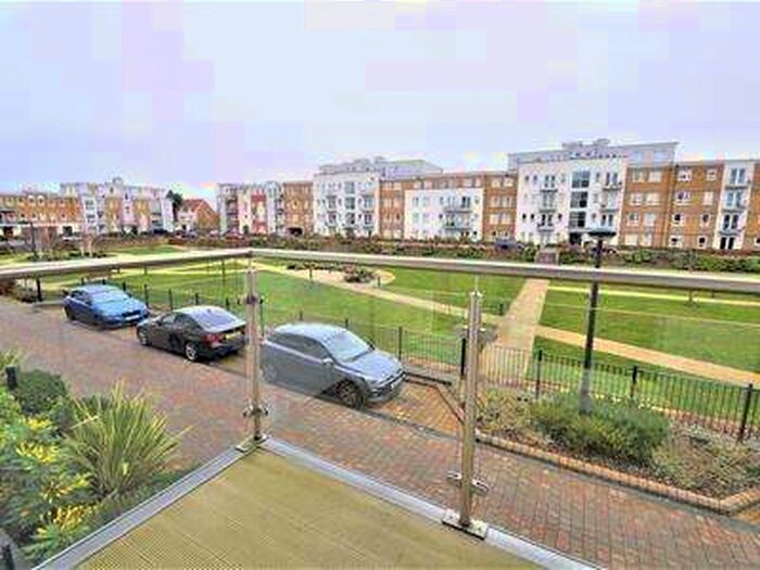 1 Bedroom Flat To Rent In 4 Heron Way, Maidenhead, SL6