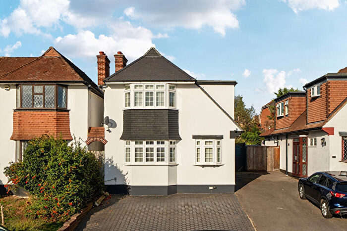 4 Bedroom Semi Detached House For Sale In Exford Road, Lee, London, SE12