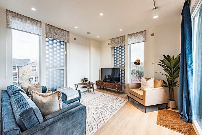 2 Bedroom Flat To Rent In Maud Chadburn Place, Clapham Common, London, SW4