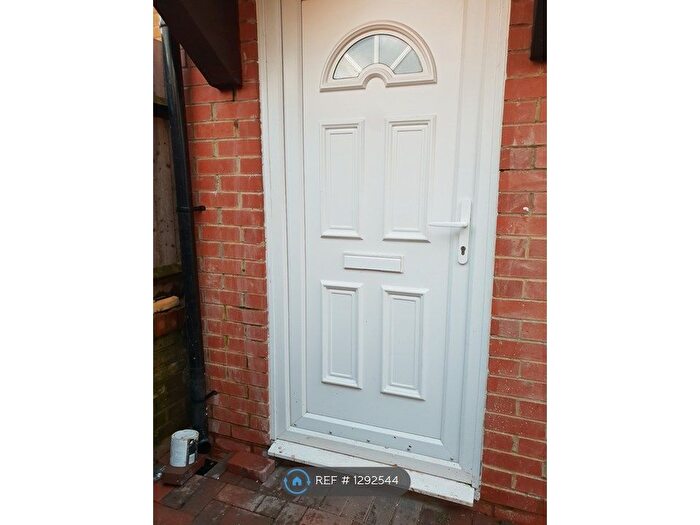 1 Bedroom Flat To Rent In Backwter Place, Kingston Upon Thames, KT1