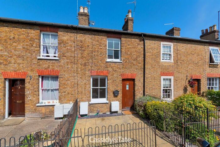 2 Bedroom Cottage To Rent In Branch Road, Park Street, St.Albans, AL2