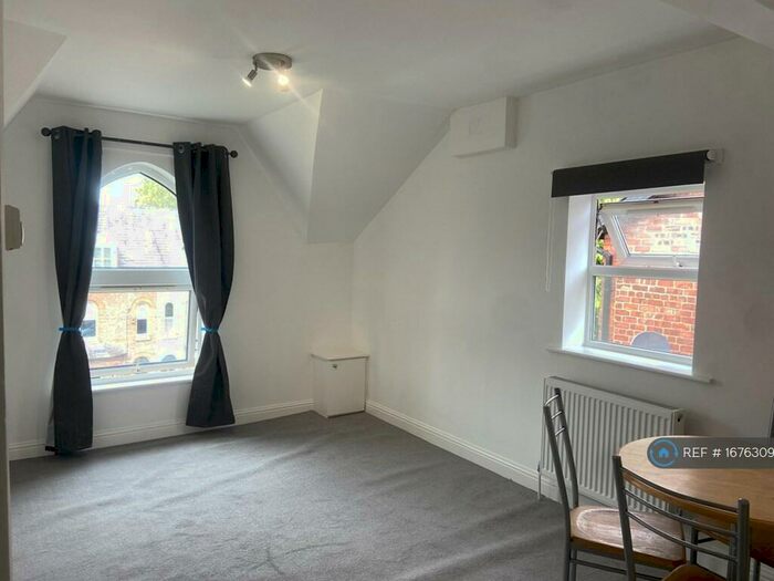 1 Bedroom Terraced House To Rent In Old Landsdown Road, Manchester, M20