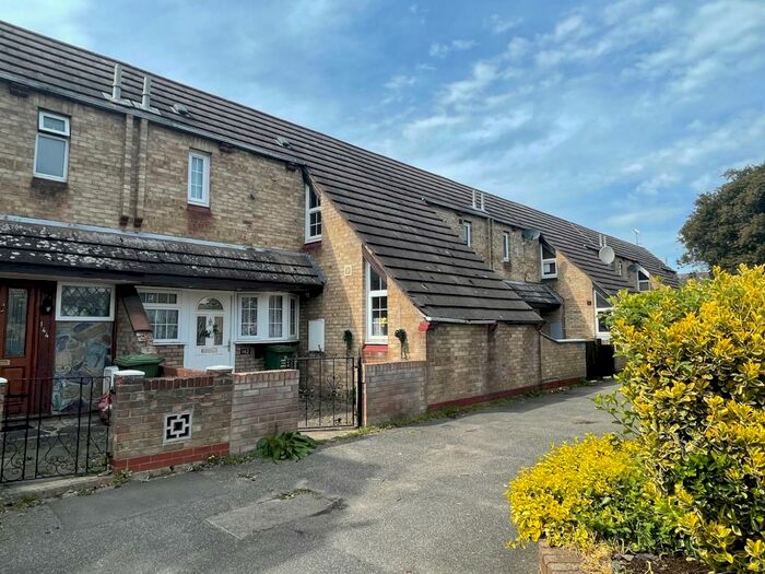 3 Bedroom House To Rent In Wickford Place, Pitsea, Basildon, SS13