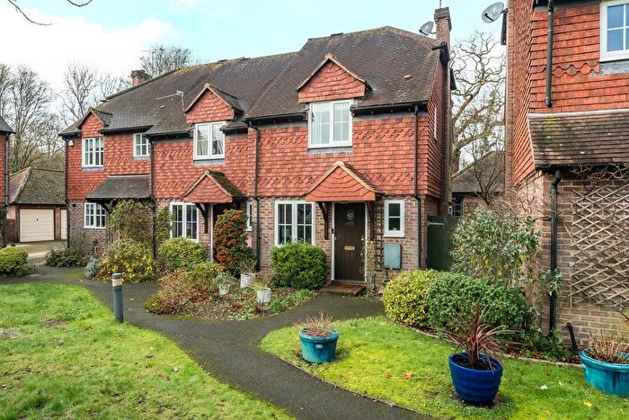 2 Bedroom Terraced House To Rent In Surrey, GU8