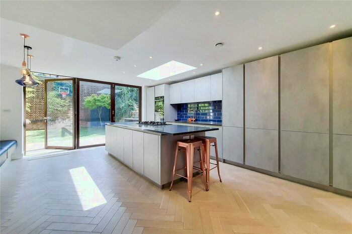 3 Bedroom Flat To Rent In Camden Street, London, NW1