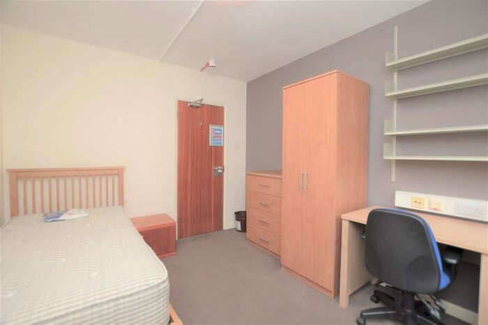 1 Bedroom Private Hall To Rent In Room Martindale Court, RG1