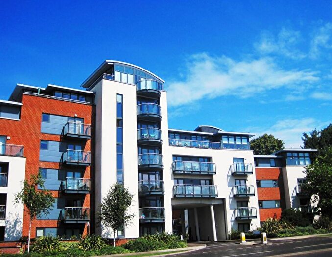 2 Bedroom Apartment To Rent In Kings Gate, Horsham, RH12