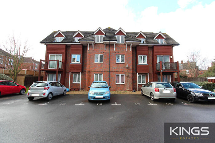 2 Bedroom Flat To Rent In Richmond Gardens, Southampton, SO17