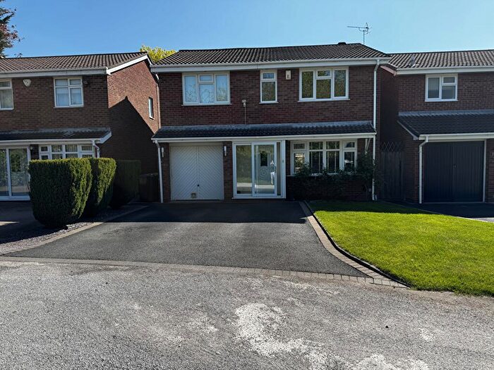 3 Bedroom Detached House For Sale In Springbrook Close, Birmingham, B36