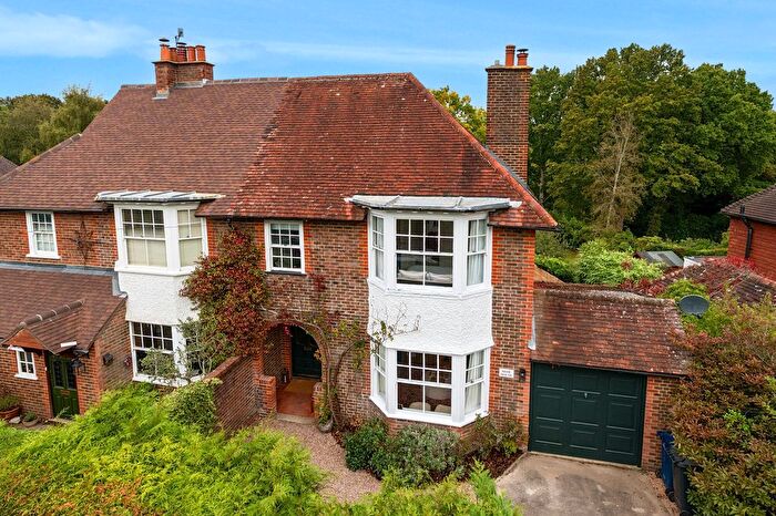 3 Bedroom Detached House For Sale In Beech Road, Haslemere, GU27