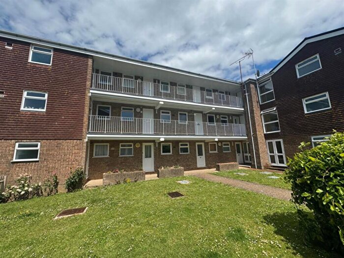 Flat To Rent In Towers Road, Upper Beeding, BN44