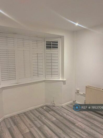 3 Bedroom Terraced House To Rent In Bastion Road, London, SE2