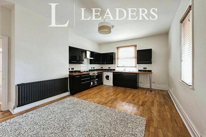 2 Bedroom Flat To Rent In Southbourne, BH6