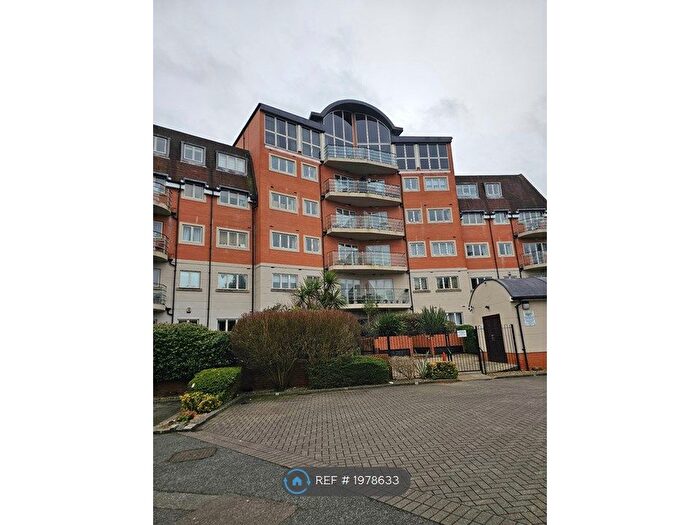 2 Bedroom Flat To Rent In The Thomas More Building, Ruislip, HA4