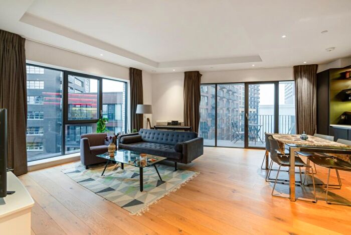 2 Bedroom Apartment To Rent In Botanic Square, E14