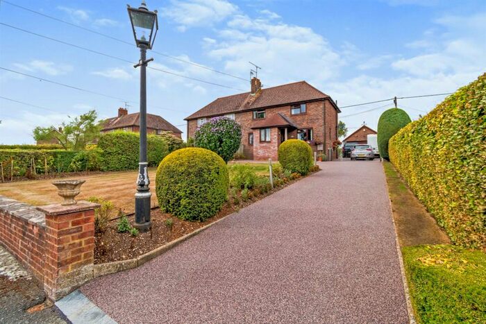 3 Bedroom Semi-Detached House For Sale In Itchen View, Itchen Stoke, Alresford, SO24