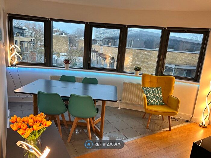 2 Bedroom Flat To Rent In Chronos Building, Whitechapel London, E1