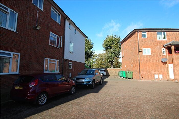 2 Bedroom Maisonette To Rent In Rochester Road, Gravesend, Kent, DA12