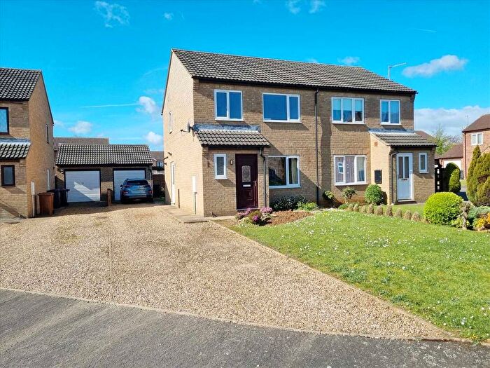 3 Bedroom Semi-Detached House For Sale In Larch Way, Sleaford, NG34