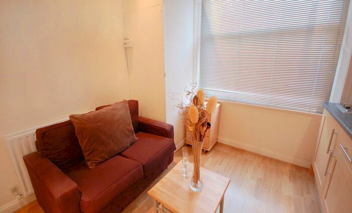 Studio To Rent In Devonshire Terrace, Paddington, W2