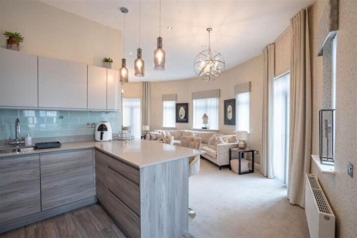 2 Bedroom Apartment To Rent In Boughton Court, Solihull, B90