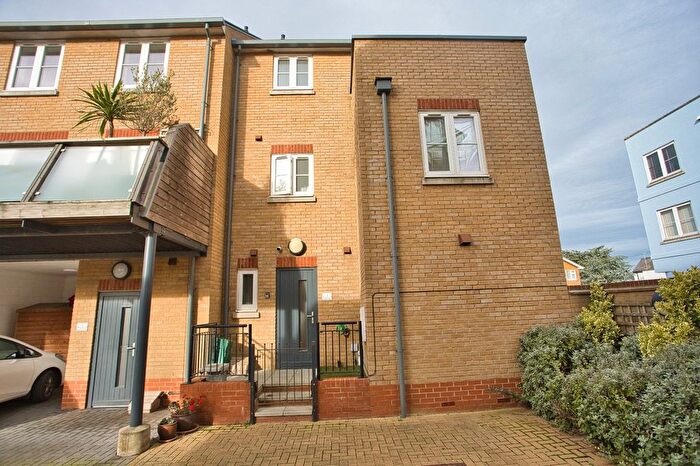 3 Bedroom End Of Terrace House For Sale In Cannon Street, Deal, Kent, CT14