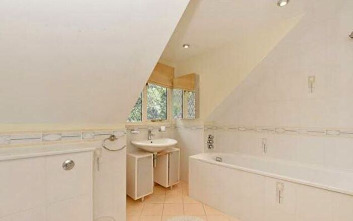 1 Bedroom Apartment To Rent In Hambleden, Henley On Thames, RG9