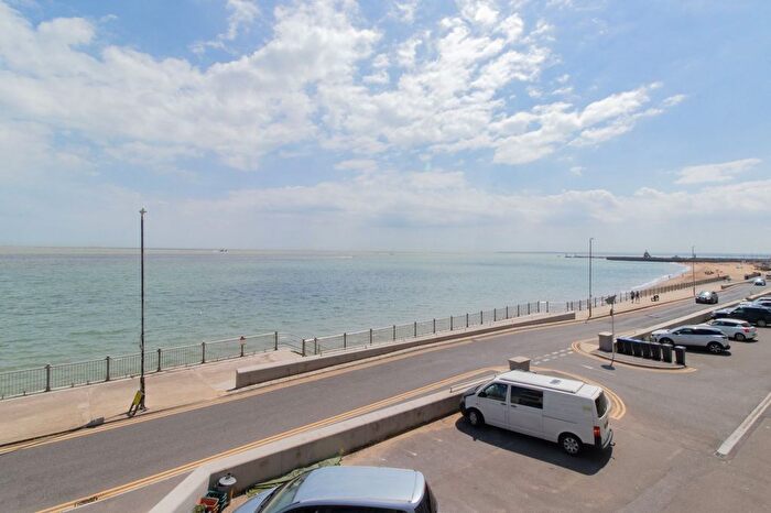1 Bedroom Flat For Sale In Granville Marina, Ramsgate, CT11