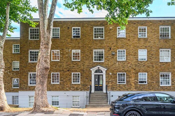 2 Bedroom Apartment For Sale In Compton Road, Islington, London, N1