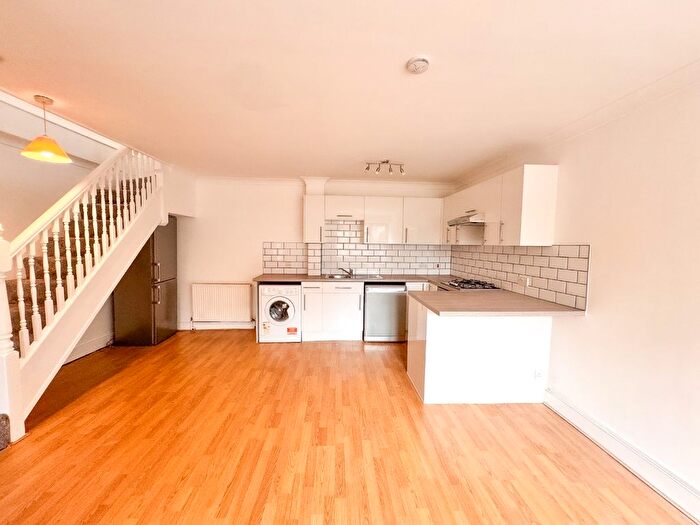 2 Bedroom Semi-Detached House To Rent In Calvert Road, Greenwich, London, SE10