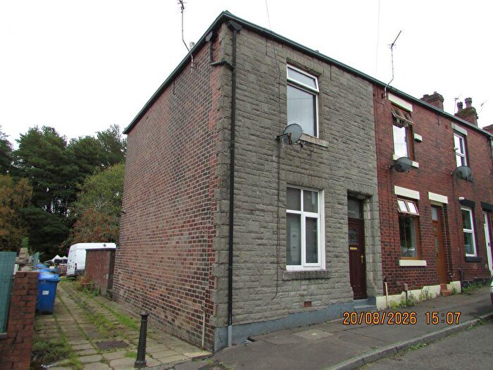 2 Bedroom End Of Terrace House To Rent In Malcolm Street Castleton. Two Bed Terr, Gch/Dg, Un-Furnished., OL11