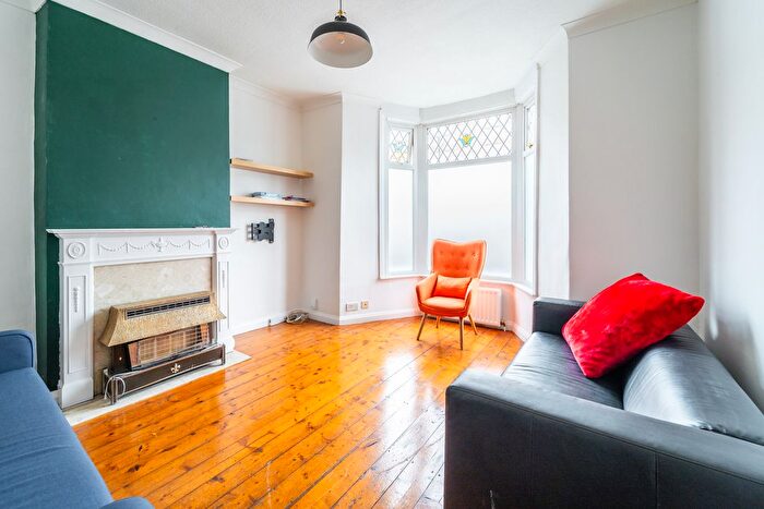 5 Bedroom Terraced House For Sale In Elthorne Road, N19