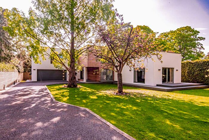 4 Bedroom Detached House For Sale In Treeland House, Burcot, OX14