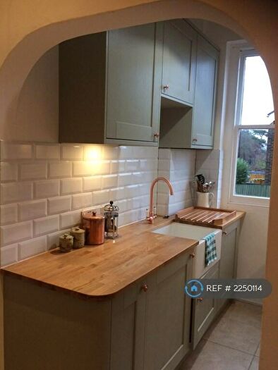 1 Bedroom Flat To Rent In Warminster Road, London, SE25