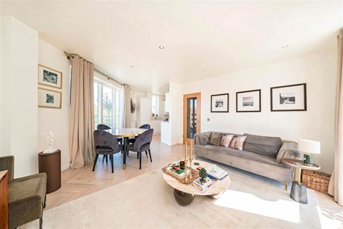 2 Bedroom Flat For Sale In Alvey Street, Walworth, SE17
