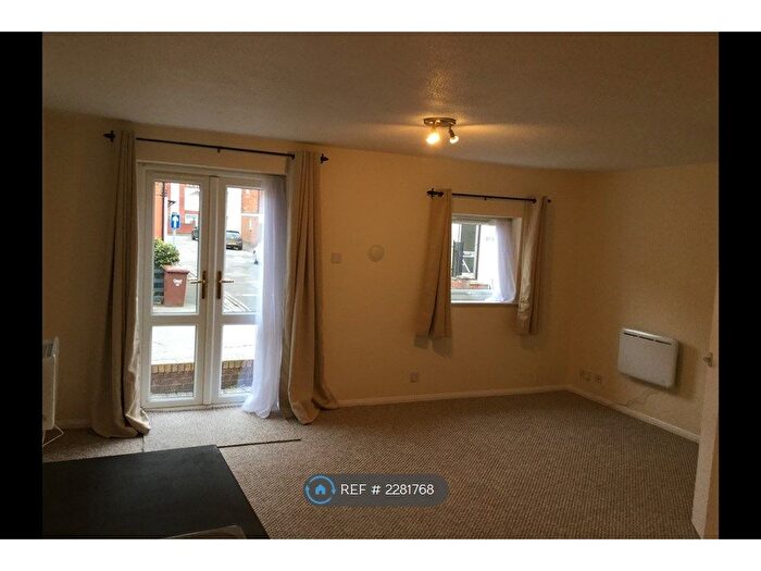 1 Bedroom Flat To Rent In Causeway, Banbury, OX16