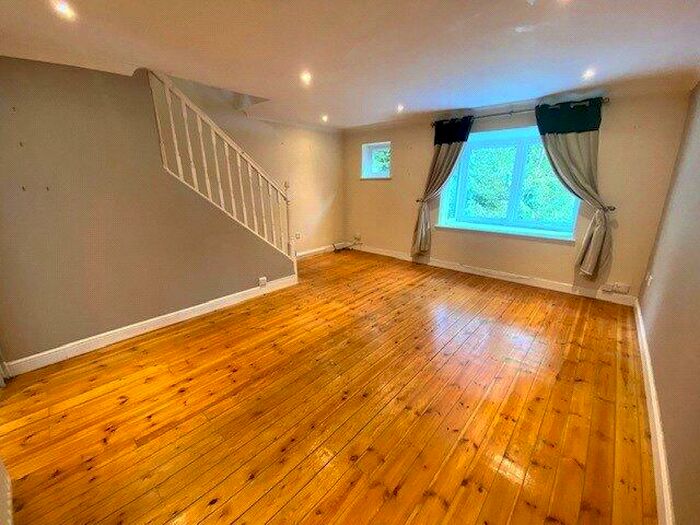 4 Bedroom Terraced House To Rent In Rectory Court, Botley, Southampton, Hampshire, SO30