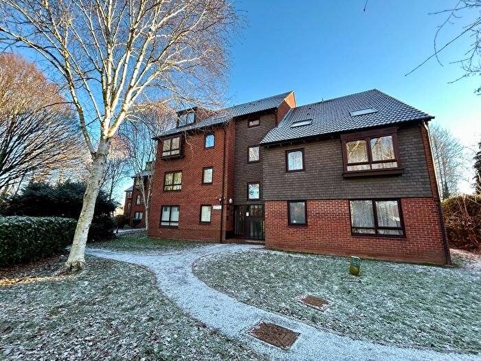 2 Bedroom Flat To Rent In Sanders Road, Bromsgrove, Worcestershire, B61