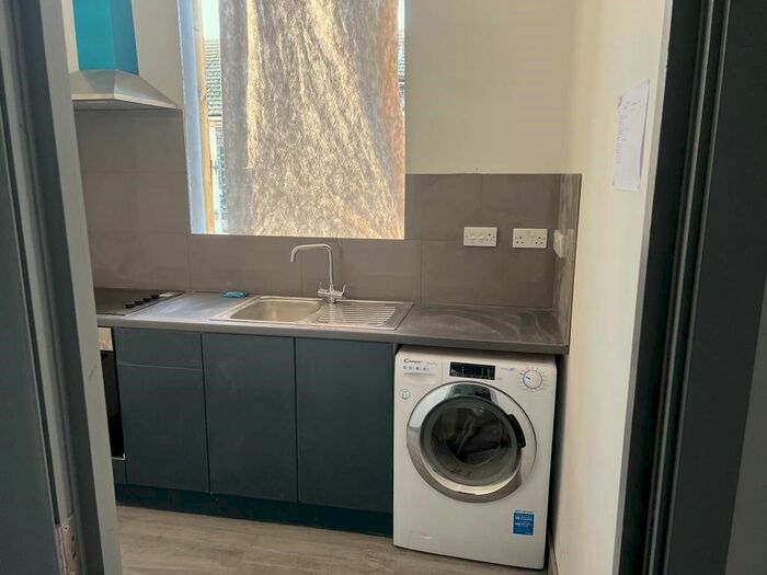 2 Bedroom Flat To Rent In London Road South, Lowestoft, NR33