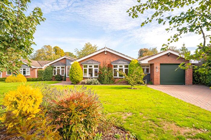 3 Bedroom Bungalow For Sale In Myton Gardens, Warwick, Warwickshire, CV34